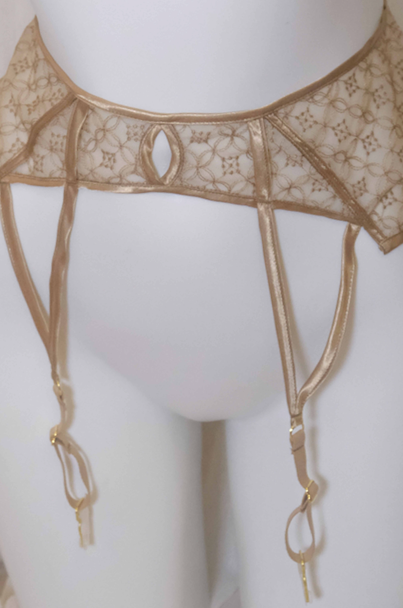 NOVA Garter