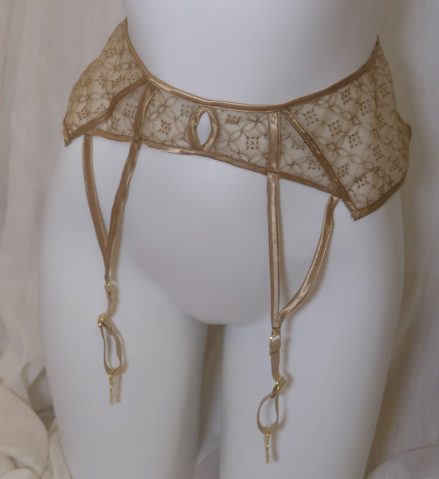 NOVA Garter