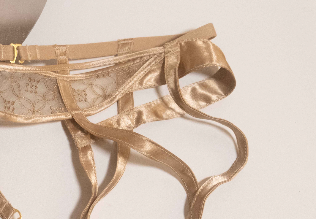 Gold moon Garter