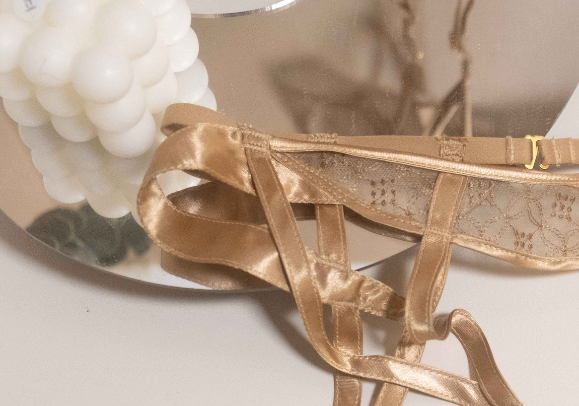 Gold moon Garter